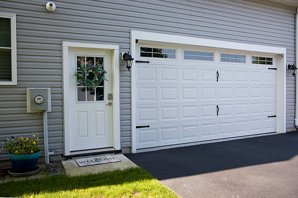 24/7 Emergency Garage Door Panel Replacement experts in Baidland, PA